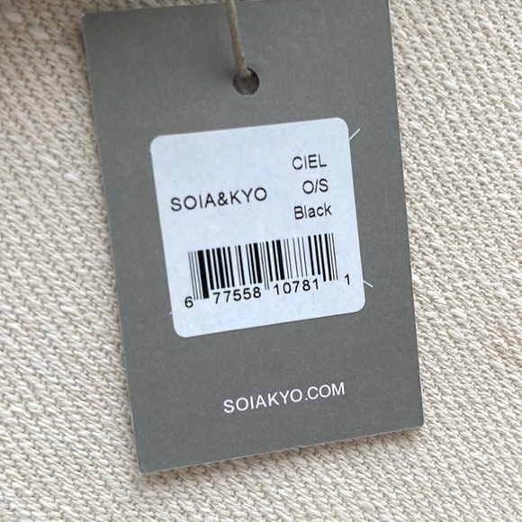 🦃 TURKEY FEATHER POM TOQUE - Picture 4 of 8